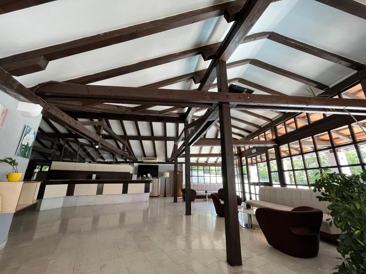 מליני Aparthotel Plat מראה חיצוני תמונה